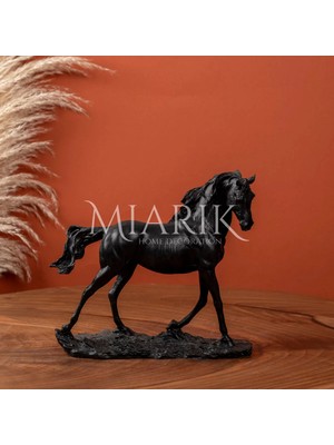 Miarik Design Dekoratif Yürüyen At Figür Biblo