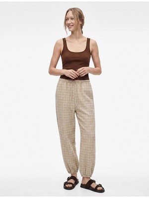 Koton Modal Karışımlı Slim Fit Kare Yaka Kolsuz Bluz