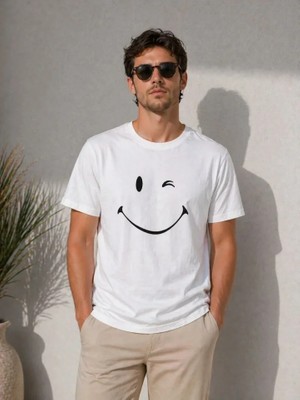 MiraLive Erkek Minimal Gülümseyen Yüz Baskılı Tişört Kısa Kol Yazlık T-Shirt - Beyaz