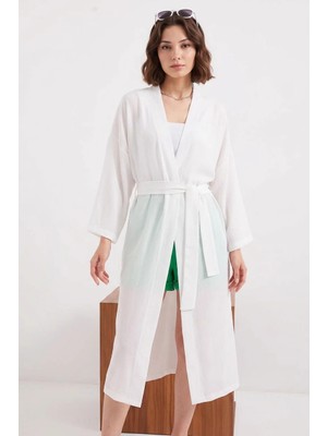 buğrahayalin Kadın V Yaka Kuşaklı Yırtmaçlı Beyaz Kimono