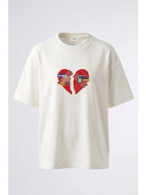 Anetos Kırık Kalp Kolaj Tasarım Sırt Baskılı Pamuk Beyaz Oversize T-Shirt