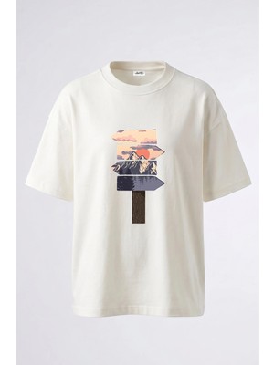 Anetos Dag Orman Levha Tasarım Sırt Baskılı Pamuk Beyaz Oversize T-Shirt