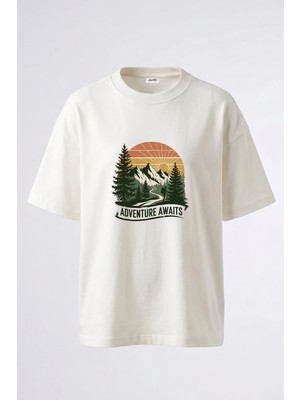Anetos Dag Yuruyus Tasarım Sırt Baskılı Pamuk Beyaz Oversize T-Shirt