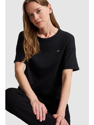 U.S. Polo Assn. Kadın Siyah Bisiklet Yaka Basic Tişört 50323545-VR046