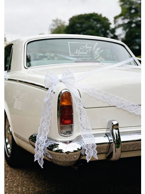 Lora Wedding Gelin Arabası Cam Yazısı İsme Özel 38cm Siyah | And They Lived Happily Ever After ve İsimleriniz Yazılı Düğün, Nikah, Nişan İçin Araba Cam Yazısı Sticker, Folyo, Vinil