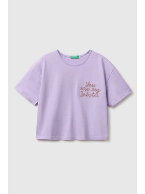 United Colors Of Benetton Kız Çocuk Lila Ön ve Arka Baskı Detaylı Boncuk Işlemeli Geniş Yaka T-Shirt 6-14 Yaş