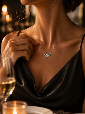Sara Silver 925 Ayar Gümüş Yeşil Taşlı Yaprak Tasarım Kadın Kolye – Zarif Model