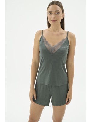 Sevim Kadın Dantelli Ince Askılı Kaşkorse Şortlu Koyu Yeşil Pijama Takımı C9T0N471
