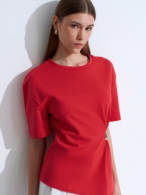 Dilvin 32445 Aksesuar Detaylı Basic T-Shirt-Kırmızı
