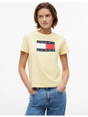 Tommy Hilfiger Kadın Normal Kesim Logo Baskılı Yuvarlak Yakalı Kısa Kollu Sarı T-Shirt DW0DW22562-ZF0
