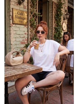 Lela Pamuklu Rahat Kalıp Bisiklet Yaka T Shirt Bayan T Shirt 5866955