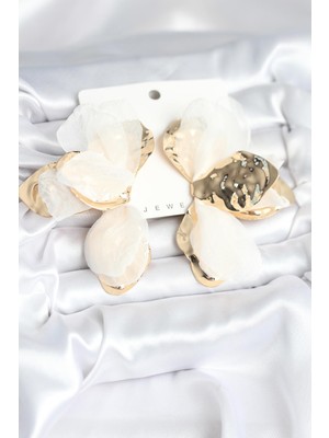 Pirinç Gold Renk Beyaz Tüllü Lotus Kadın Küpe