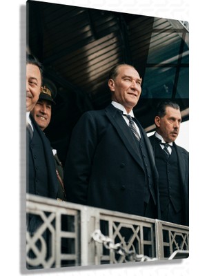 Zaferin Ardından – Mustafa Kemal Atatürk – Cam Tablo