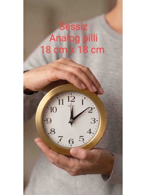 Nurtakı Üç Farklı Renk Analog Sessiz Duvar Saati