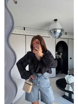 Özge Özgenç Fırfırlı Gizli Düğmeli Gömlek