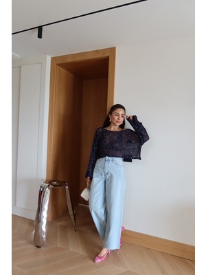 Özge Özgenç Taşlamalı Paçası Kesik Jean