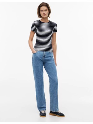 Tommy Hilfiger Kadın Slim Fit Yatay Çizgili Yuvarlak Yakalı Kısa Kollu Lacivert-Beyaz T-Shirt DW0DW17383-0A7