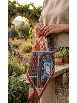 Dipol Butik Vintage Esintili Çok Renkli Pliseli  Saten Bandana Fular 50X50 cm