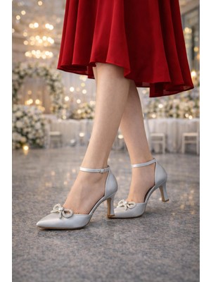 Lionza Fiyonk Detaylı Taşlı Topuklu Stiletto