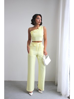 Ded Collection Kadın Çiçek Detaylı Tek Omuz Crop Bluz & Yüksek Bel Bol Paça Pantolon Takım