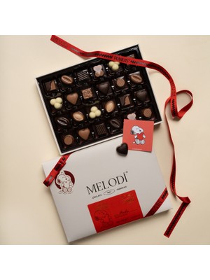Melodi Çikolata Melodi Peanuts Collection Love At First Bite Pralin 230G Özel Aromalı Hediye Çikolata