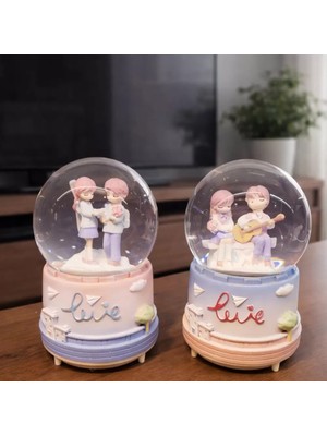 Hace Bazaar Orta Boy Romantik Çift Temalı Kar Küresi