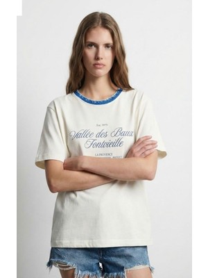 Örgü Yaka Işlemeli T-Shirt