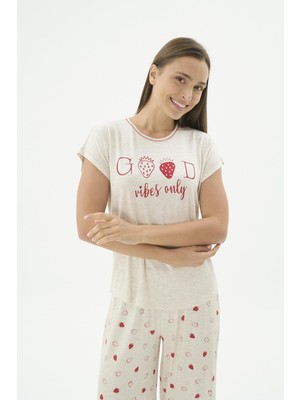 Sevim Kadın Kısa Kol Çilek Desenli Kapri Pijama Takımı Kar Melanj C1T3N671