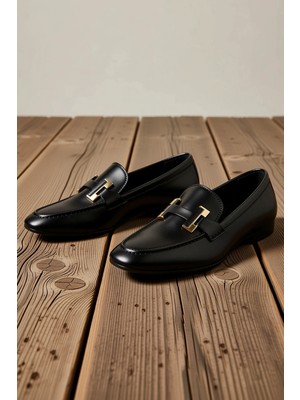 Benerly Kadın Loafer Ayakkabı Metal Toka Detaylı Düz Topuk Badem Burun Suni Deri Rahat Günlük Modern Şık