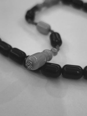 Zeyzun Usta Imzalı Sıkma Kehribar Tespih 9X13 mm Kapsül Kesim
