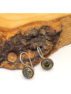Midyat Nurtaş Gümüş Zeberced (Peridot) Taşlı Sarmal Desenli El Işi Otantik Gümüş Kadın Küpe 201025612