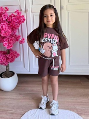 Bubiee Baby Yumuşak Pamuklu Kumaştan Kahverengi Baskılı T-Shirt ve Şort Takımı - Capyfun Besties Deseniyle