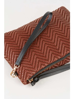 Vivaq Kadın Bellis Balık Sırtı Açık Kahve Astarlı Bilek Askılı Portföy El ve Clutch Çanta