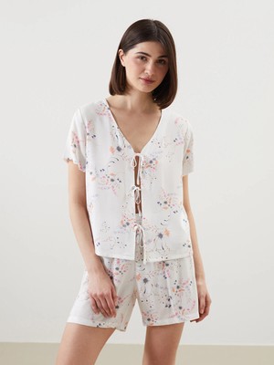 Lc Waikiki Yeni Sezon V Yaka Çiçekli Kadın Şortlu Pijama Takımı