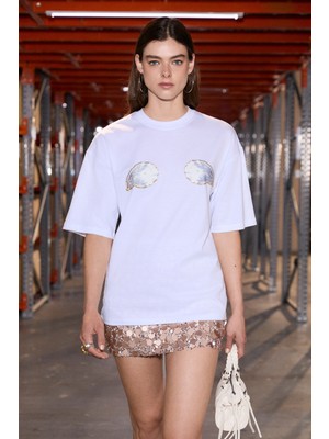 Grimelange Oısty Kadın Yumuşak Kumaşlı %100 Organik Pamuklu Baskı ve Taş Detaylı Beyaz T-Shirt