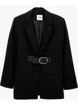 Koton Kemer Detaylı Geniş Yaka Uzun Kollu Blazer Ceket