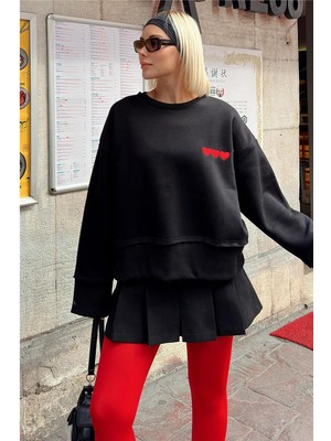 Swist Siyah 3 Kalp Baskılı Piş Dikiş Kadın Crop Sweatshirt