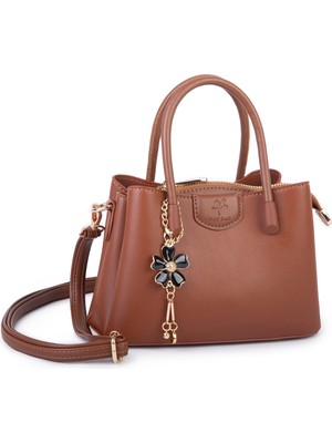 Nas Bag Mini Çiçek Charmlı Kadın  Şık El ve Çapraz Çanta (En 25 cm ;boy 22 cm ) Taba