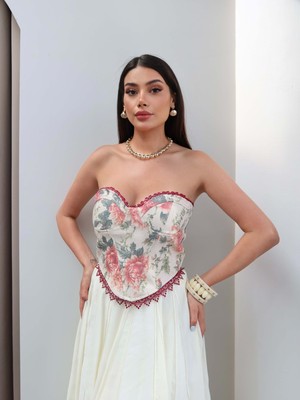 Esra Helvacı Dantelli Çiçek Desen Korse