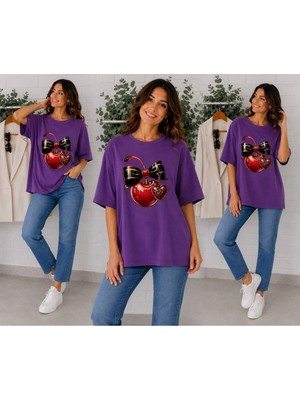 Enb1r Moda Parlak Kiraz Siyah Fiyonk Temalı ve Kalp Kolye Baskılı Kadın Mor Premium Basic T-Shirt