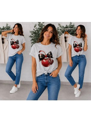 Enb1r Moda Parlak Kiraz Siyah Fiyonk Temalı ve Kalp Kolye Baskılı Kadın Gri Premium Basic T-Shirt