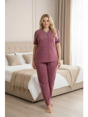 Temporium Kadın Büyük Beden Desenli Yakası Dantelli Düğmeli Kısa Kollu Bambu Pijama Takımı