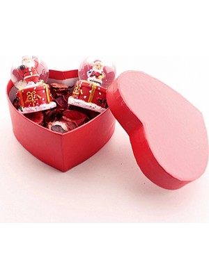 MiraLive Özel Kalp Kutu Içinde 2 Adet Noel Baba  Kar Küresi 6,5 cm ve Kuru Gül