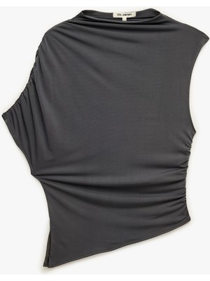 Koton Drapeli Slim Fit Kısa Kollu Dik Yaka Asimetrik Bluz
