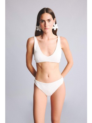 DeFacto Regular Fit Kırışık Dokulu Kumaş Kapalı Beyaz Bikini Altı G5349AX26SM