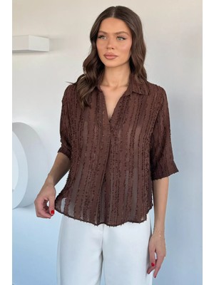 Gülseli Kadın Polo Yaka Kabartma Desenli Bluz P-00022021
