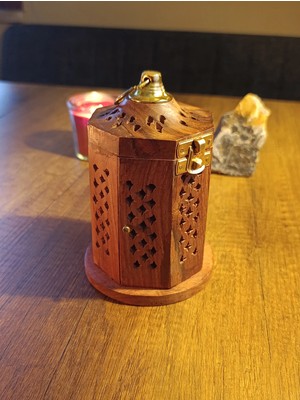 Paganca Fener Tasarımlı Ahşap Konik Tütsülük Kapaklı