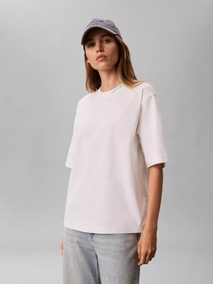 Calvin Klein Kadın Rakat Kesim Yuvarlak Yakalı Pamuklu Kısa Kollu Beyaz T-Shirt LV047C206G-YAF