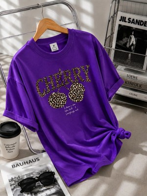 Enb1r Moda Kadın Mor Baskılı Cherry Leopar Desenli Bisiklet Yaka Rahat Kalıp Premium Basic T-Shirt