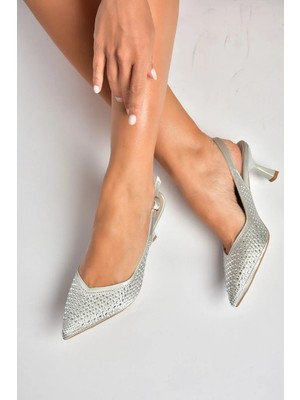 Fox Shoes Y676198104 Gümüş Kumaş Taşlı Alçak Topuklu Kadın Abiye Ayakkabı